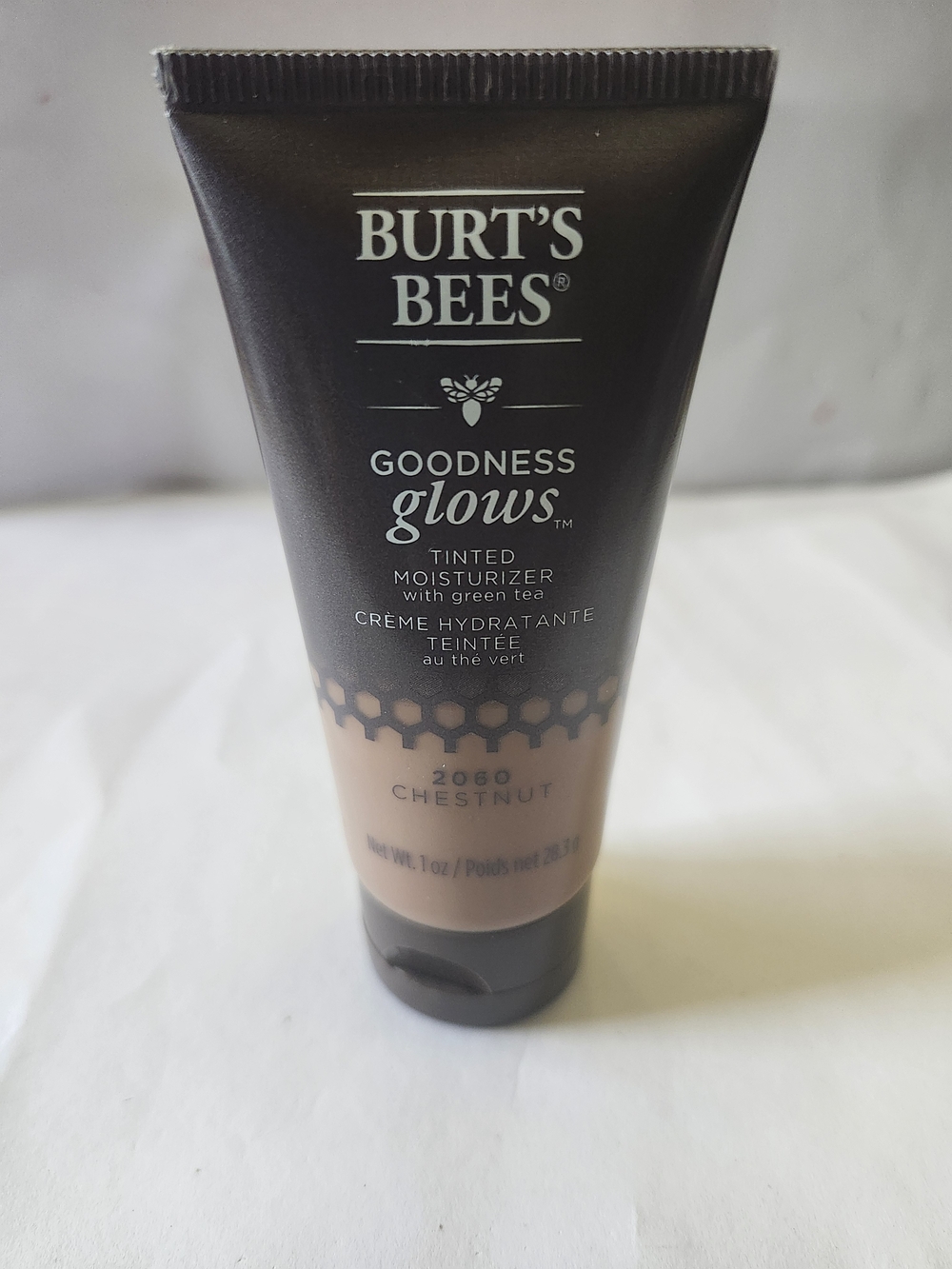 Burt's Bees Goodness Glows Tinted Moisturizer in Chestnut New